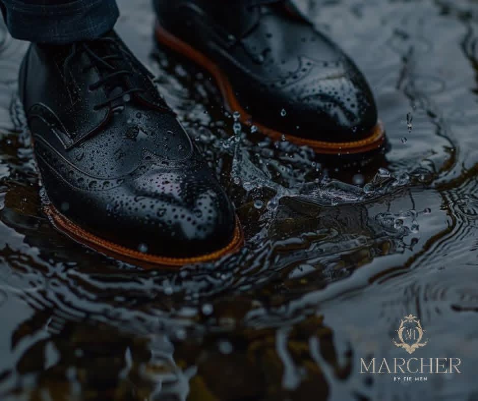 Leather shoes in Saigon rain — Marcher Saigon